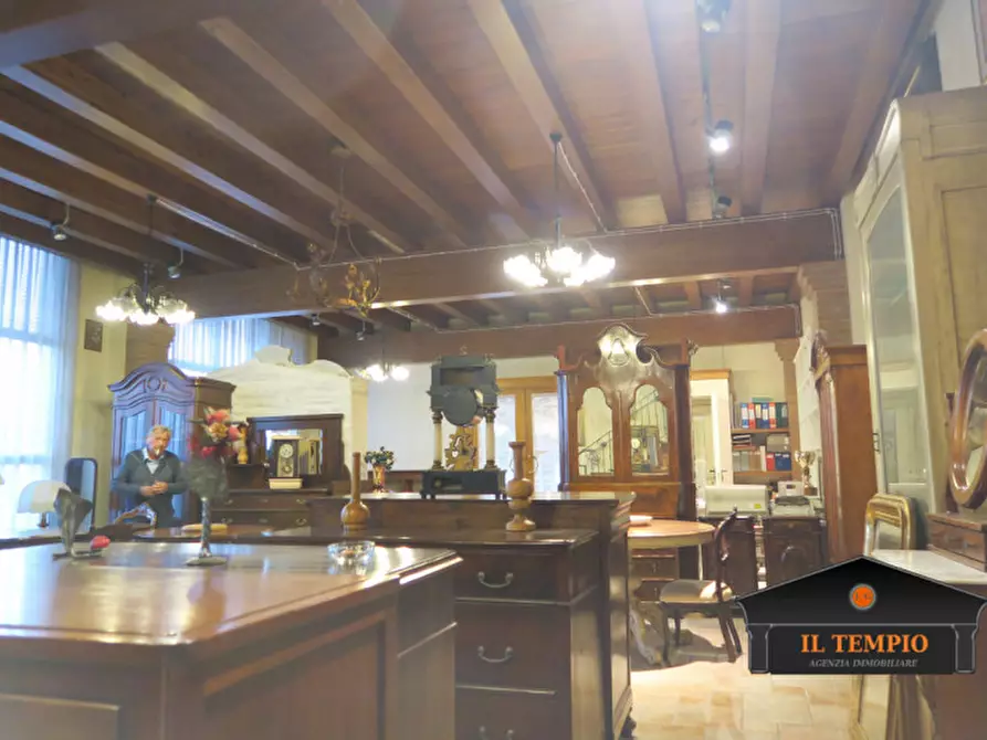 Immagine 3 di Laboratorio in vendita  in Via stradone a Torri Di Quartesolo