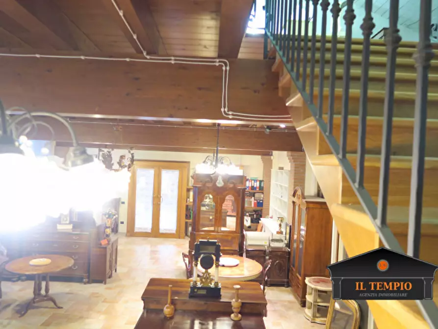 Immagine 4 di Laboratorio in vendita  in Via stradone a Torri Di Quartesolo