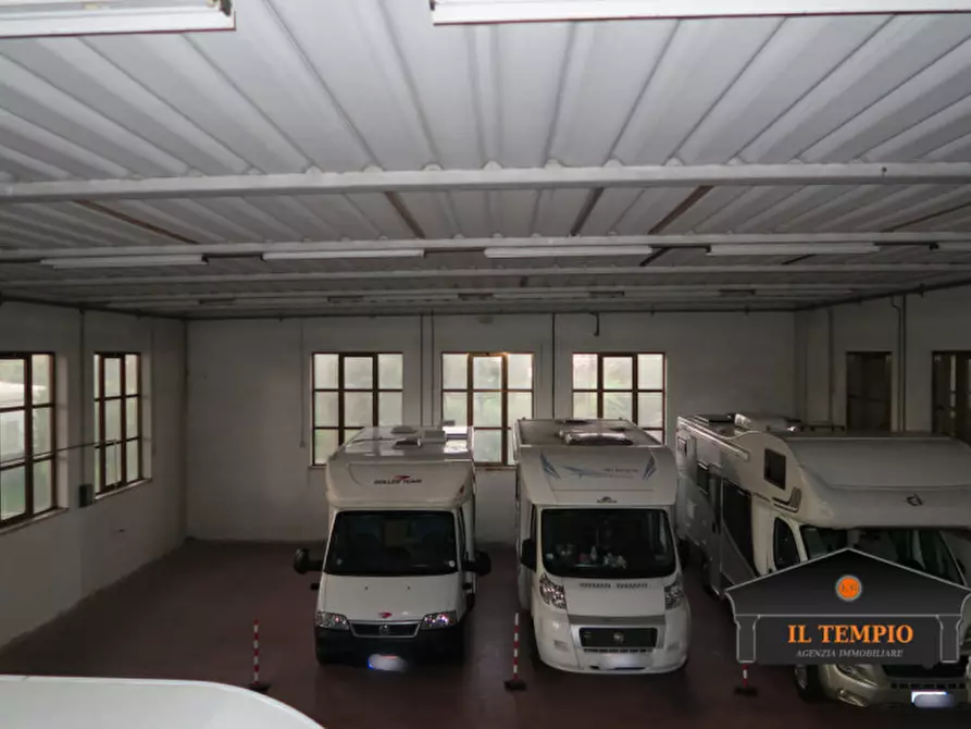 Immagine 8 di Laboratorio in vendita  in Via stradone a Torri Di Quartesolo