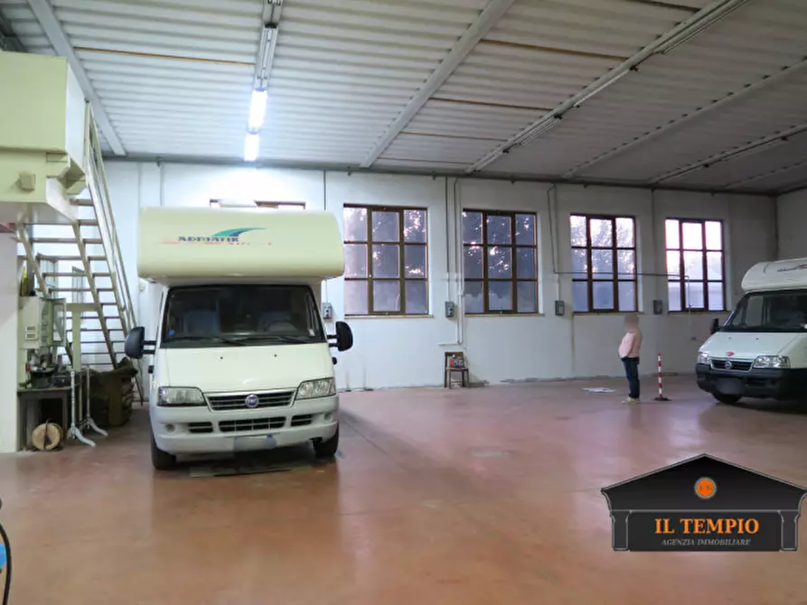 Immagine 16 di Laboratorio in vendita  in Via stradone a Torri Di Quartesolo