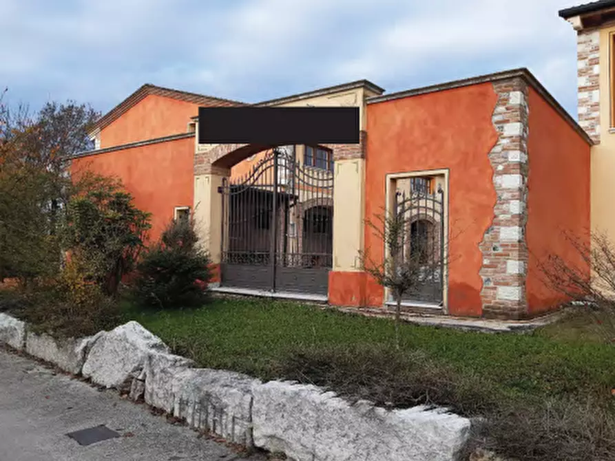 Immagine 2 di Agriturismo in vendita  in Via San Pietro, 69 a Castello Di Godego