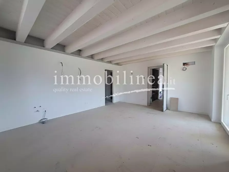 Immagine 3 di Appartamento in vendita  in Via Primo Maggio a Costermano sul Garda