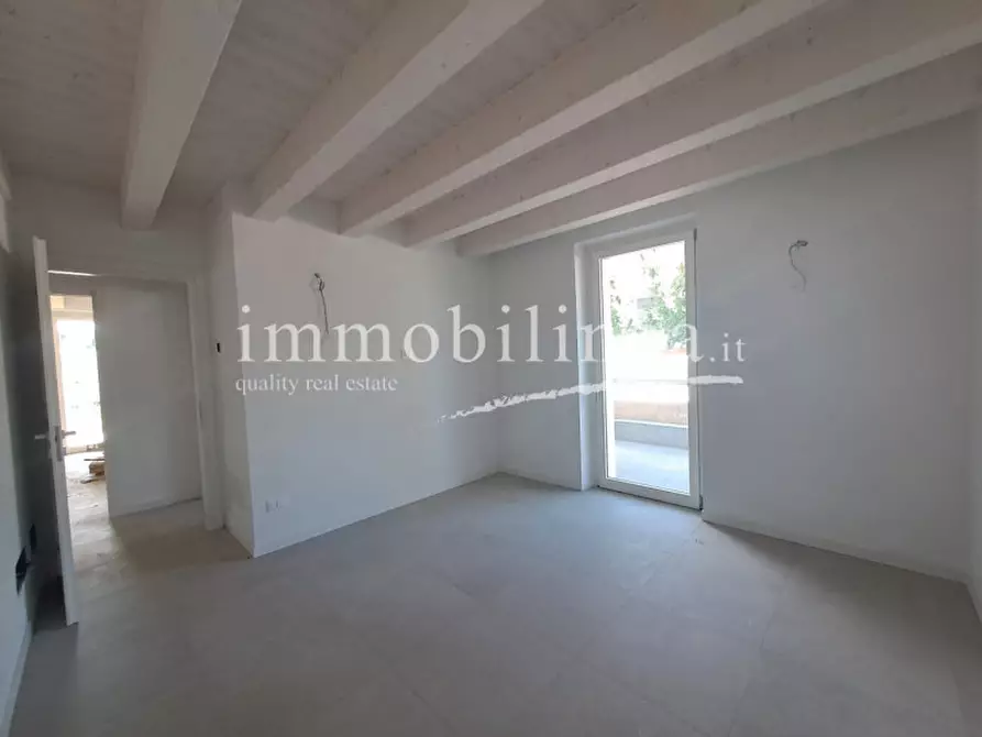 Immagine 5 di Appartamento in vendita  in Via Primo Maggio a Costermano sul Garda