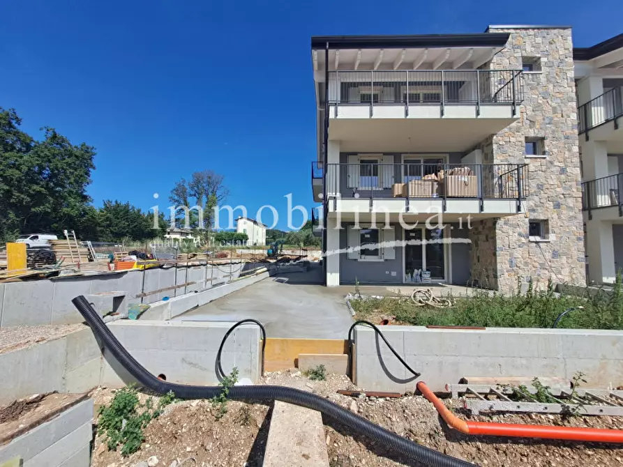 Immagine 7 di Appartamento in vendita  in Via Primo Maggio a Costermano sul Garda