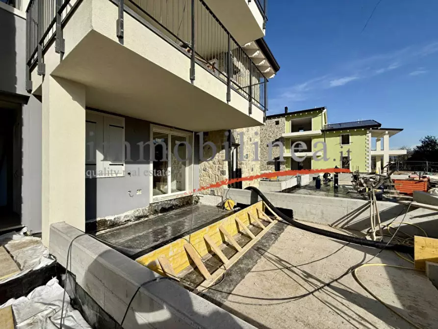 Immagine 11 di Appartamento in vendita  in Via Primo Maggio a Costermano sul Garda