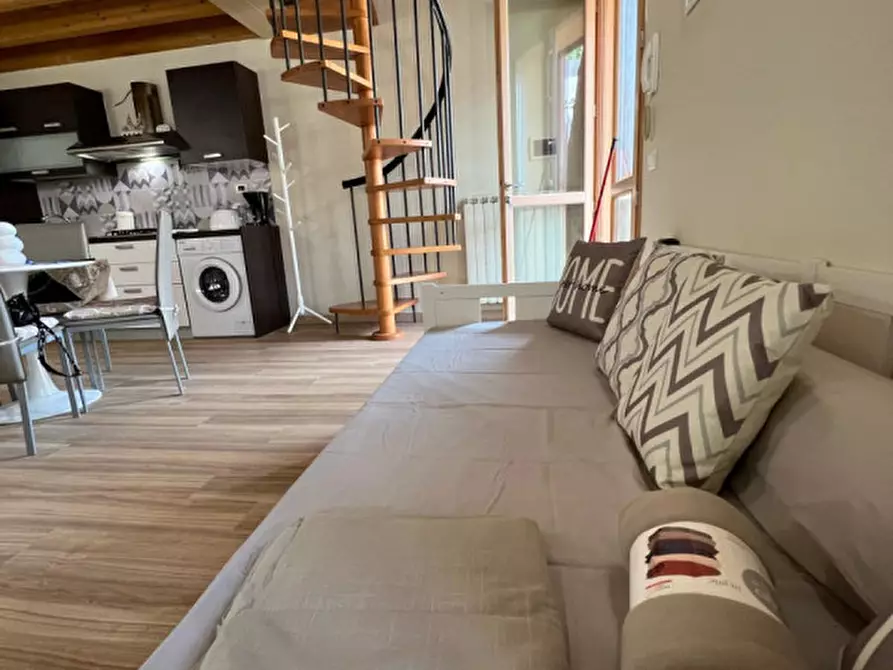 Immagine 1 di Loft/Open space in vendita  in Via Regia Antica a Lonato del Garda