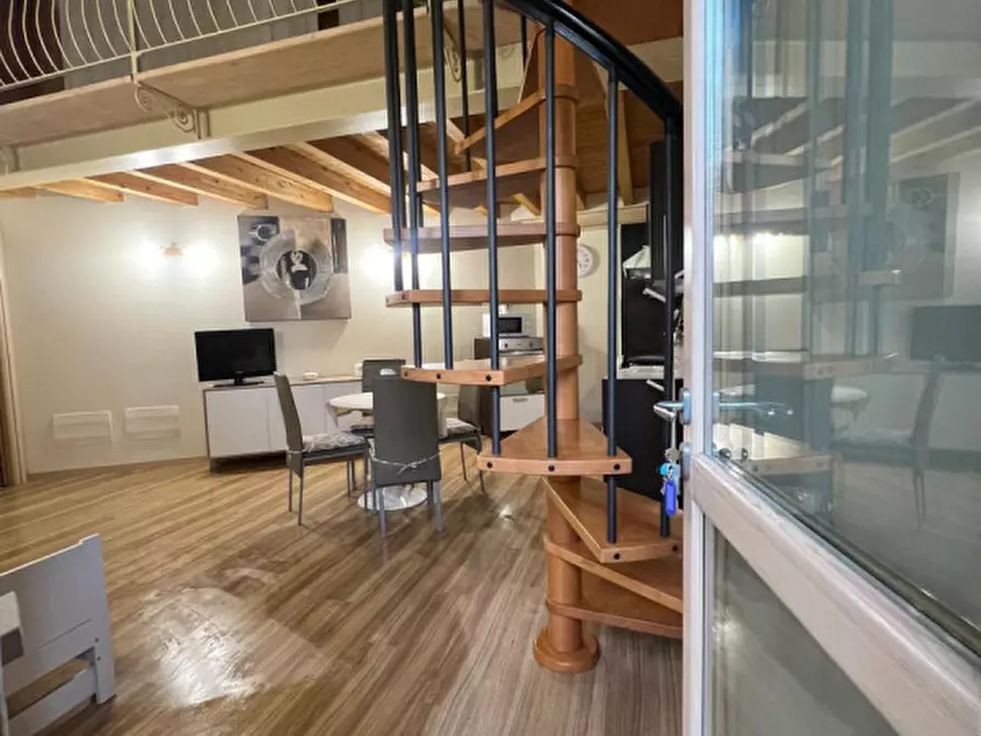 Immagine 1 di Loft/Open space in vendita  in Via Regia Antica a Lonato del Garda