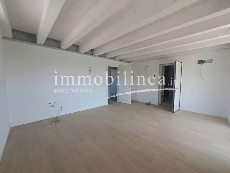 Immagine 4 di Appartamento in vendita  in Via Primo Maggio a Costermano sul Garda