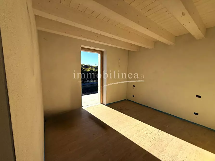 Immagine 9 di Appartamento in vendita  in Via Primo Maggio a Costermano sul Garda