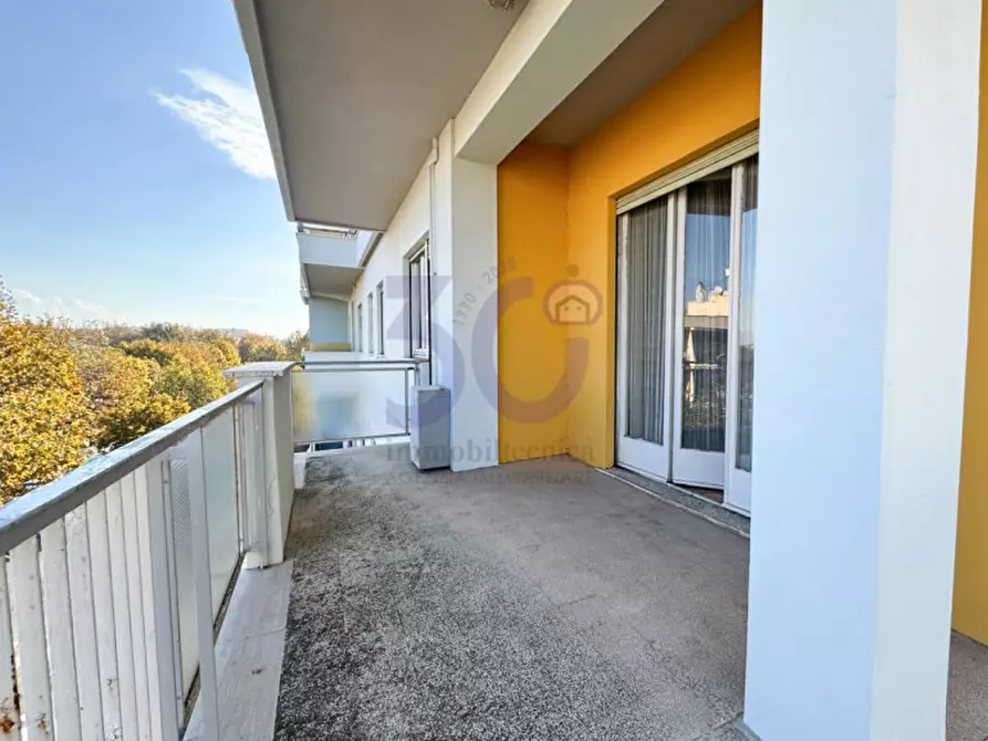 Immagine 11 di Appartamento in vendita  in viale capitan consalvo a Roma