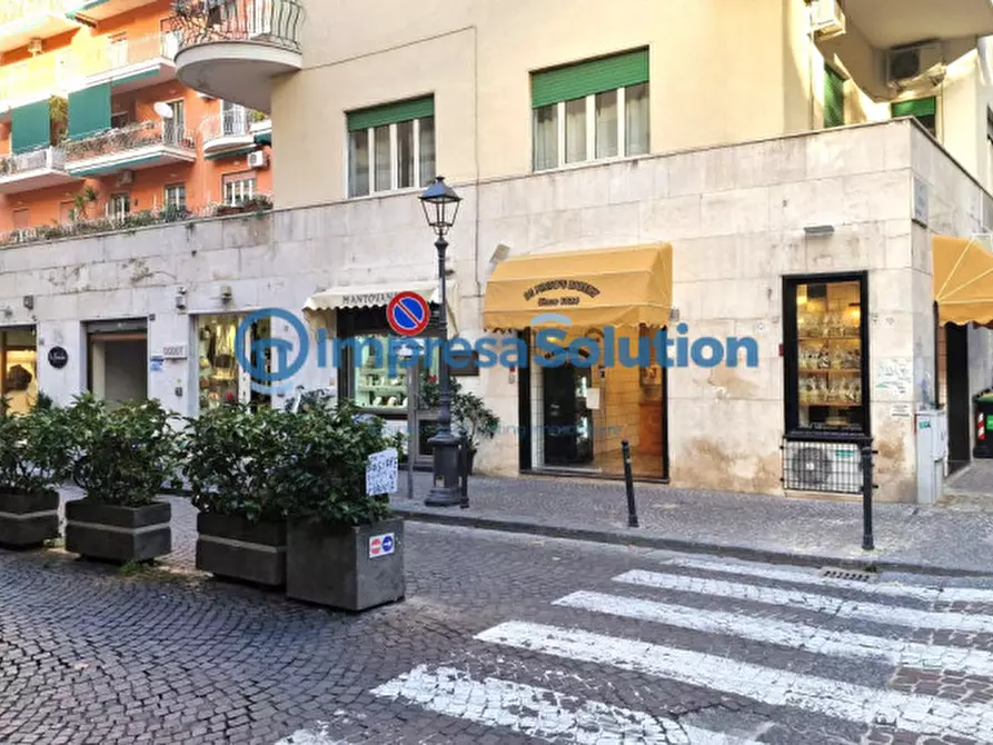 Immagine 3 di Negozio in affitto  in Via Giovanni Merliani a Napoli