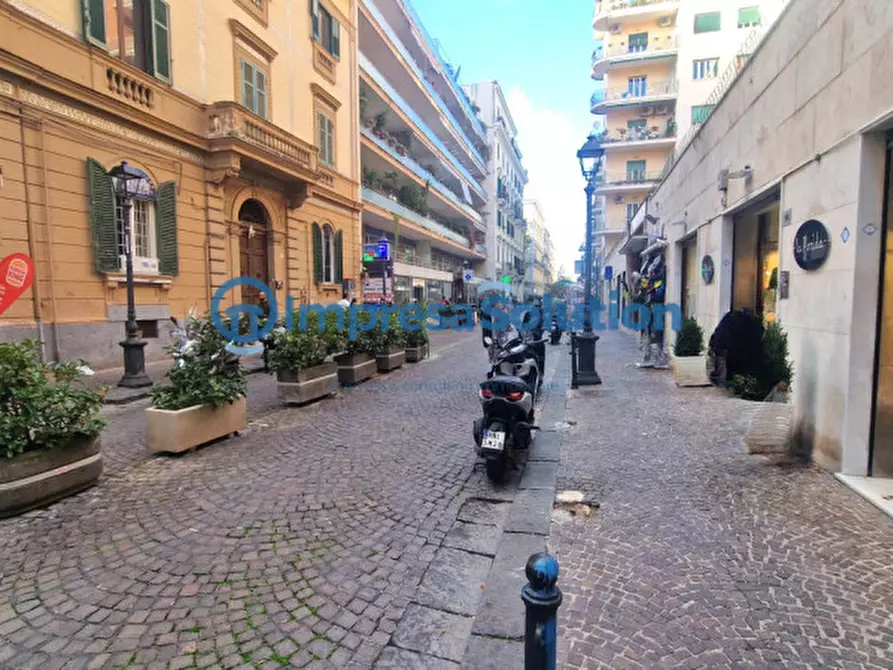 Immagine 6 di Negozio in affitto  in Via Giovanni Merliani a Napoli