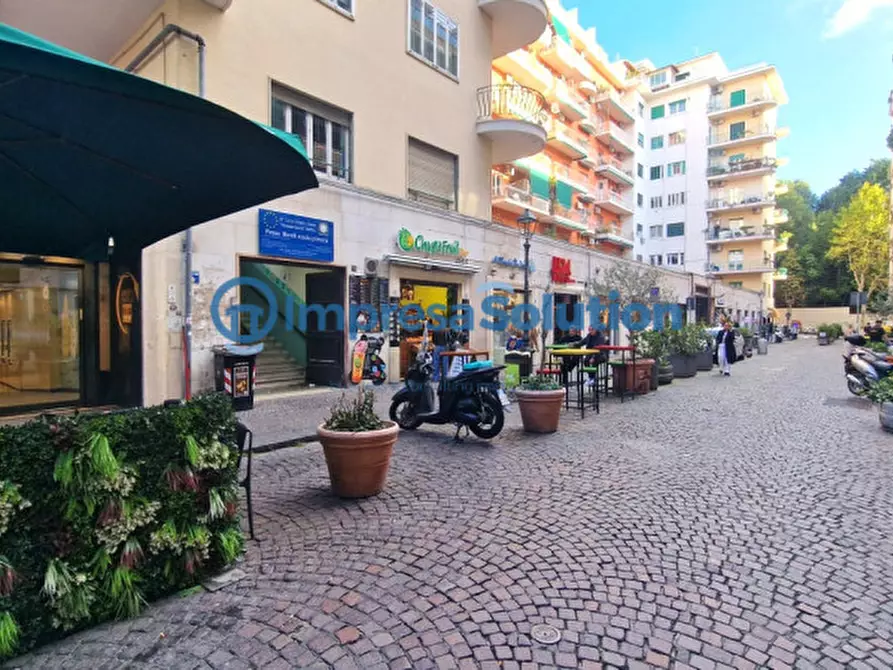 Immagine 8 di Negozio in affitto  in Via Giovanni Merliani a Napoli