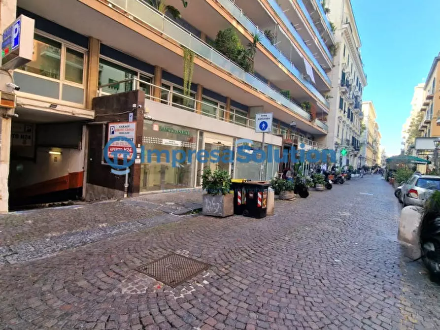Immagine 10 di Negozio in affitto  in Via Giovanni Merliani a Napoli