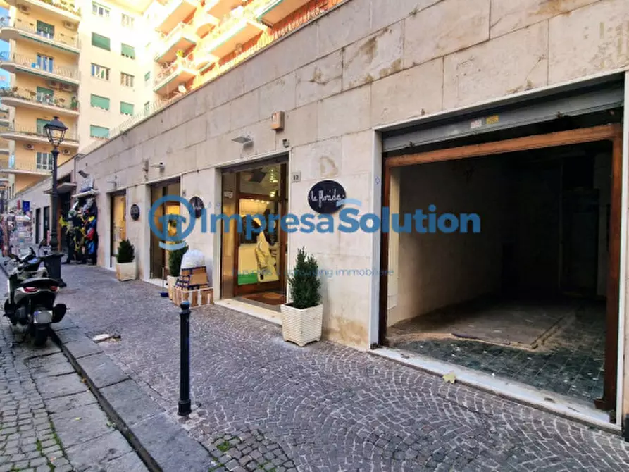 Immagine 13 di Negozio in affitto  in Via Giovanni Merliani a Napoli