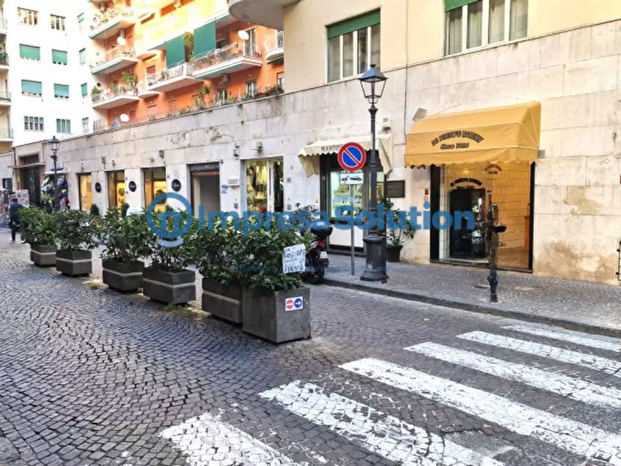 Immagine 16 di Negozio in affitto  in Via Giovanni Merliani a Napoli