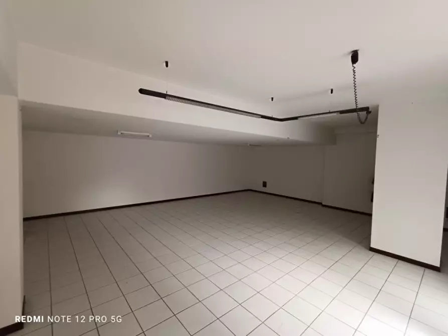 Immagine 4 di Magazzino in vendita  in VIA VITTIME CIVILE DELLA GUERRA DEL 1944 a Macerata