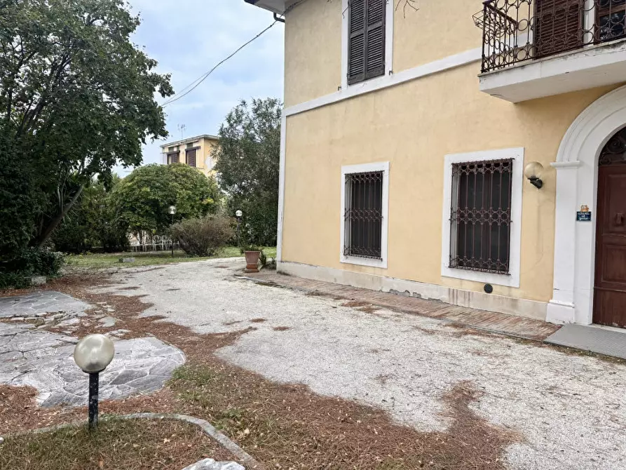 Immagine 4 di Villa in vendita  in Via Esino a Ancona