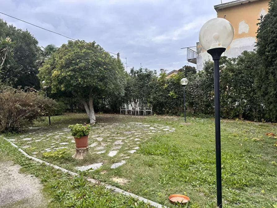 Immagine 5 di Villa in vendita  in Via Esino a Ancona