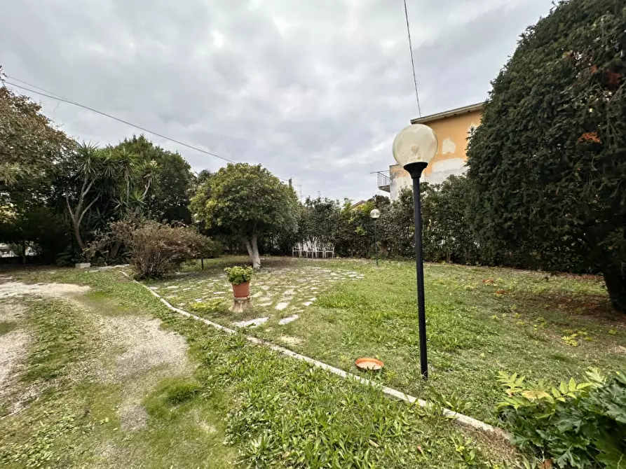 Immagine 6 di Villa in vendita  in Via Esino a Ancona