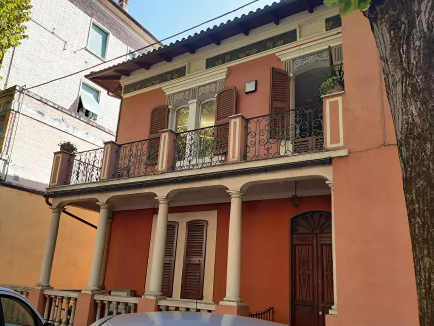 Immagine 15 di Camera in affitto  a Macerata