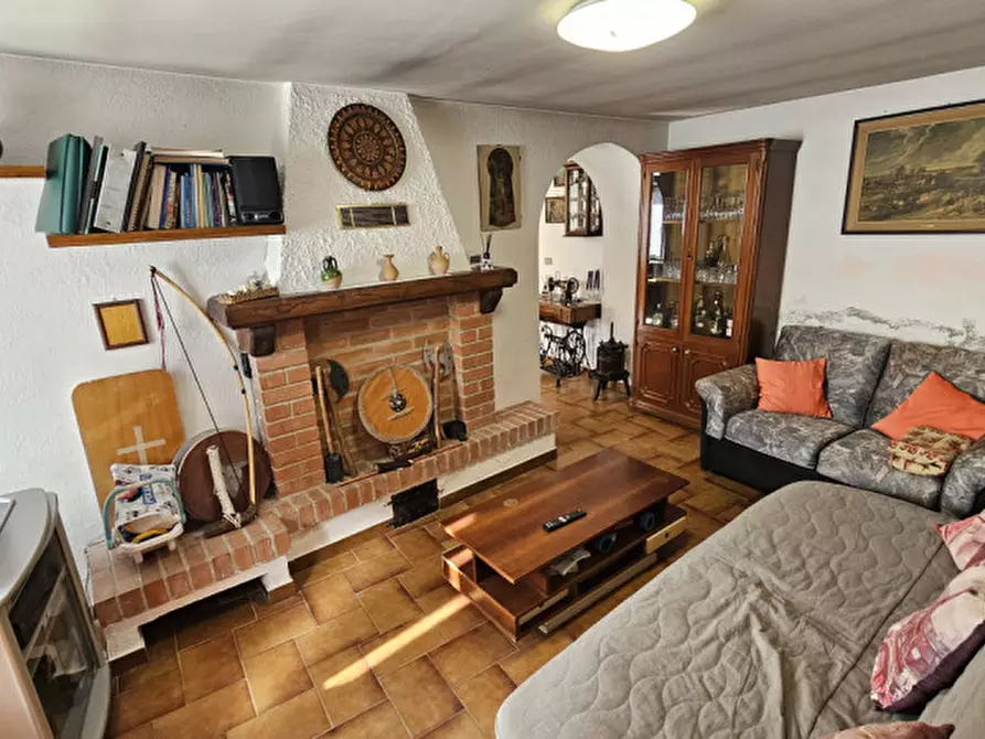 Immagine 8 di Casa indipendente in vendita  in LOCALITAì BRICCO RAMPONE 22 a Frinco