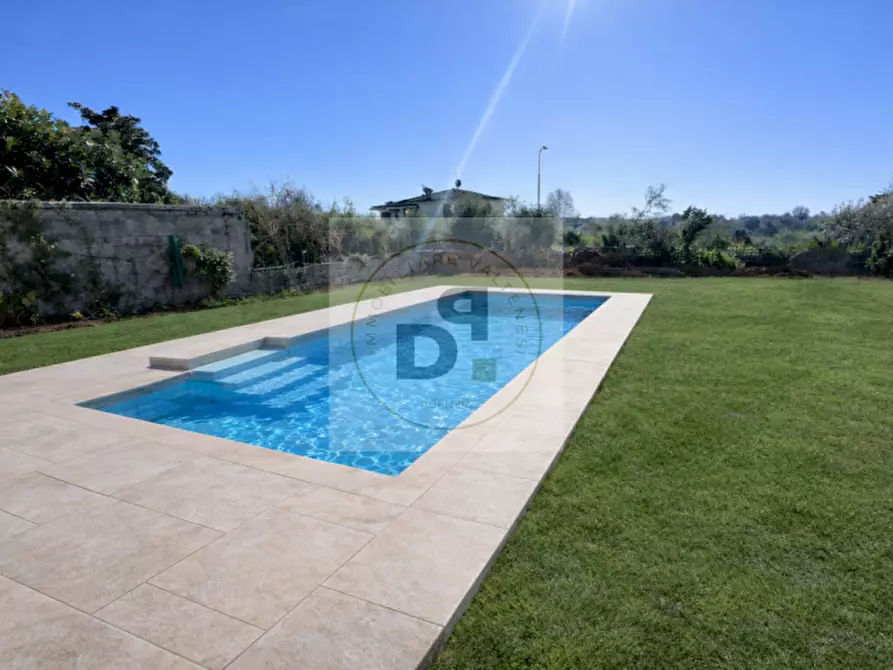 Immagine 2 di Appartamento in vendita  in Via Dante Alighieri a Manerba Del Garda