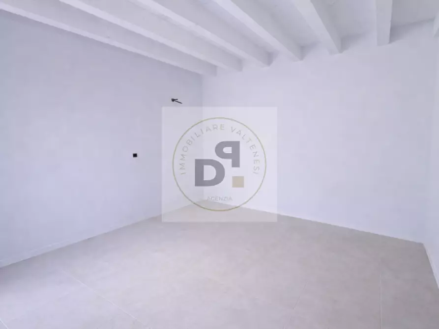 Immagine 5 di Appartamento in vendita  in Via Dante Alighieri a Manerba Del Garda