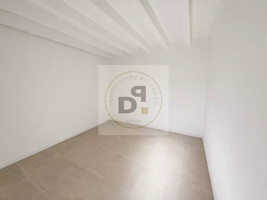 Immagine 5 di Appartamento in vendita  in Via Dante Alighieri a Manerba Del Garda