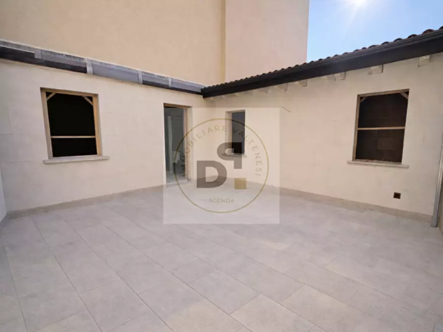 Immagine 11 di Appartamento in vendita  in Via Dante Alighieri a Manerba Del Garda