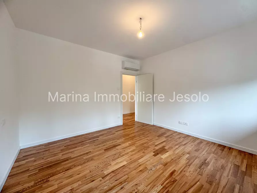 Immagine 11 di Appartamento in vendita  in Via Aquileia a Jesolo