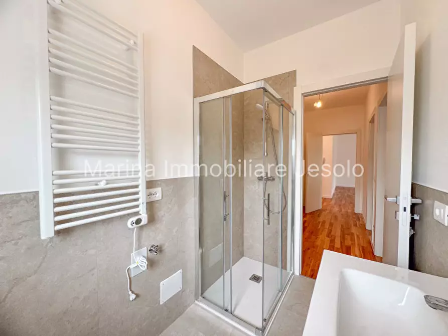 Immagine 14 di Appartamento in vendita  in Via Aquileia a Jesolo