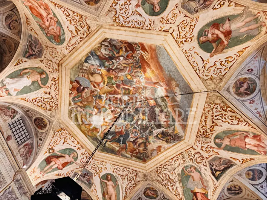 Immagine 1 di Appartamento in vendita  in Via Garibaldi a Genova