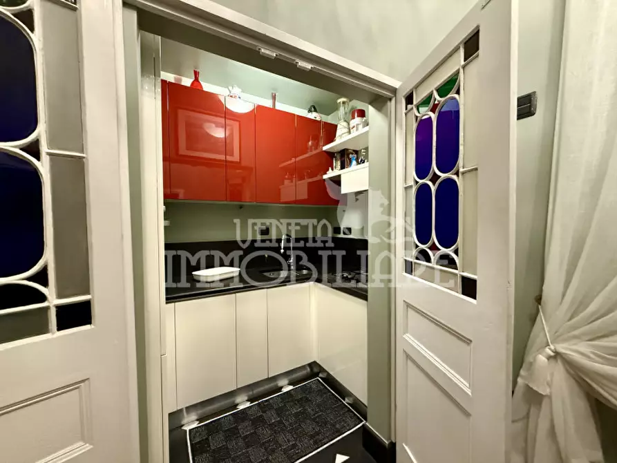 Immagine 24 di Appartamento in vendita  in Via Garibaldi a Genova