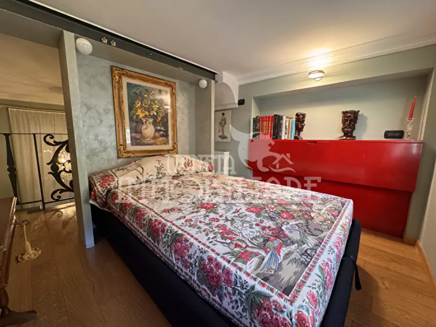 Immagine 28 di Appartamento in vendita  in Via Garibaldi a Genova