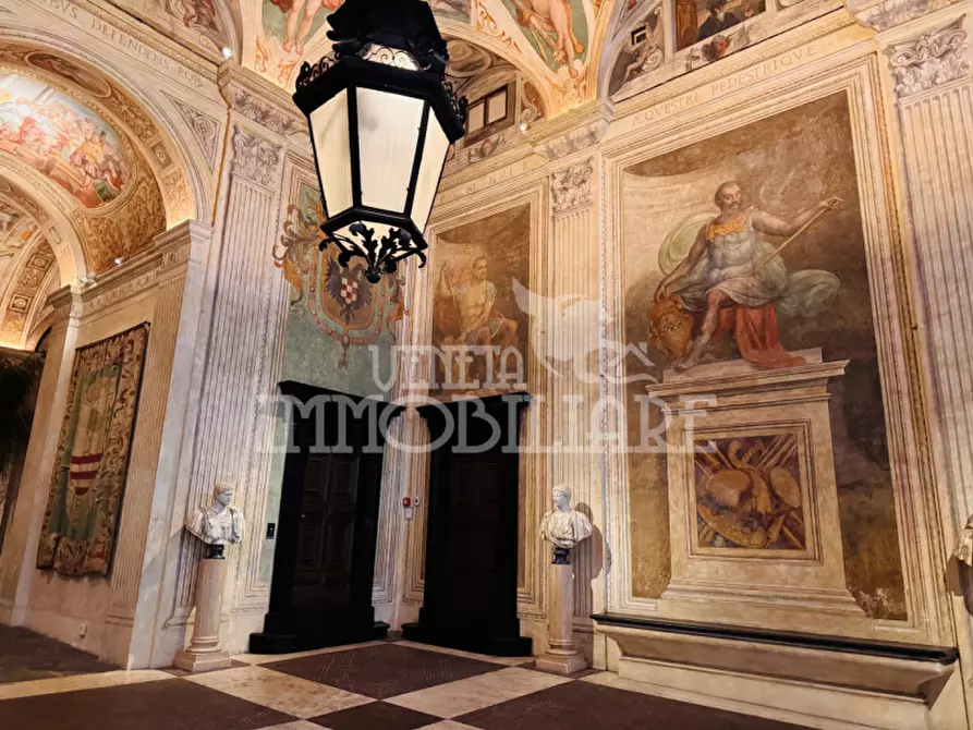 Immagine 39 di Appartamento in vendita  in Via Garibaldi a Genova