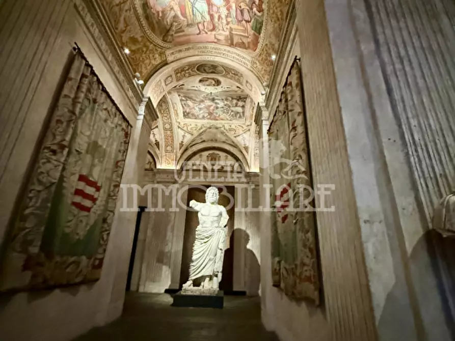 Immagine 40 di Appartamento in vendita  in Via Garibaldi a Genova