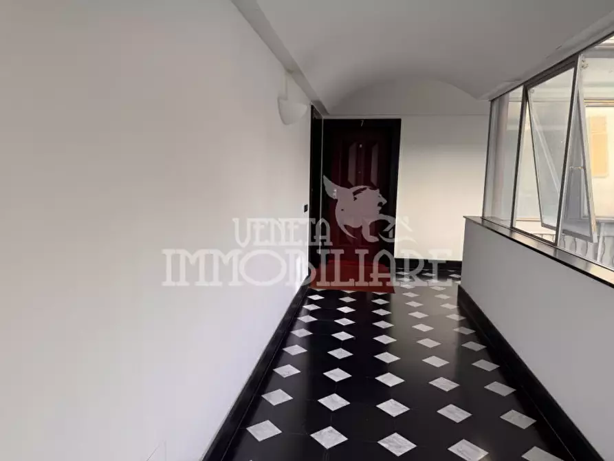 Immagine 42 di Appartamento in vendita  in Via Garibaldi a Genova