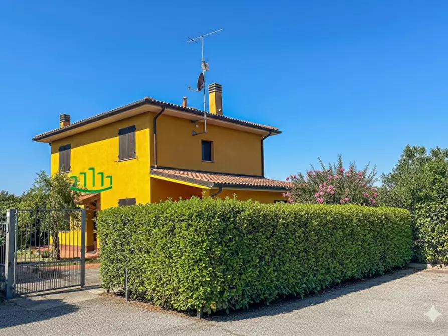 Immagine 1 di Villa in vendita  in via russo 13 a San Lazzaro Di Savena