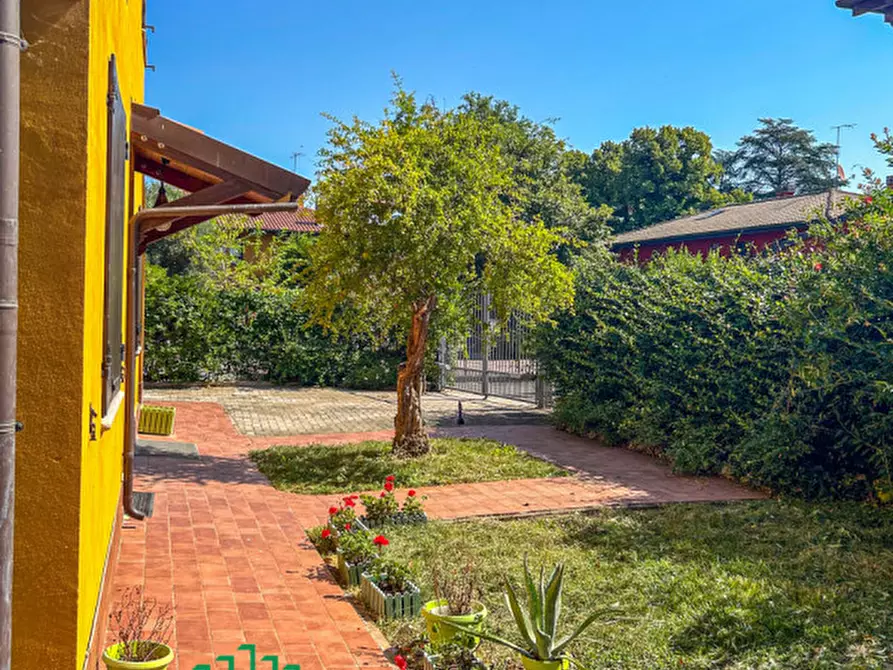 Immagine 5 di Villa in vendita  in via russo 13 a San Lazzaro Di Savena