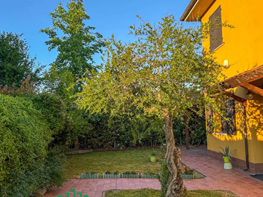 Immagine 6 di Villa in vendita  in via russo 13 a San Lazzaro Di Savena