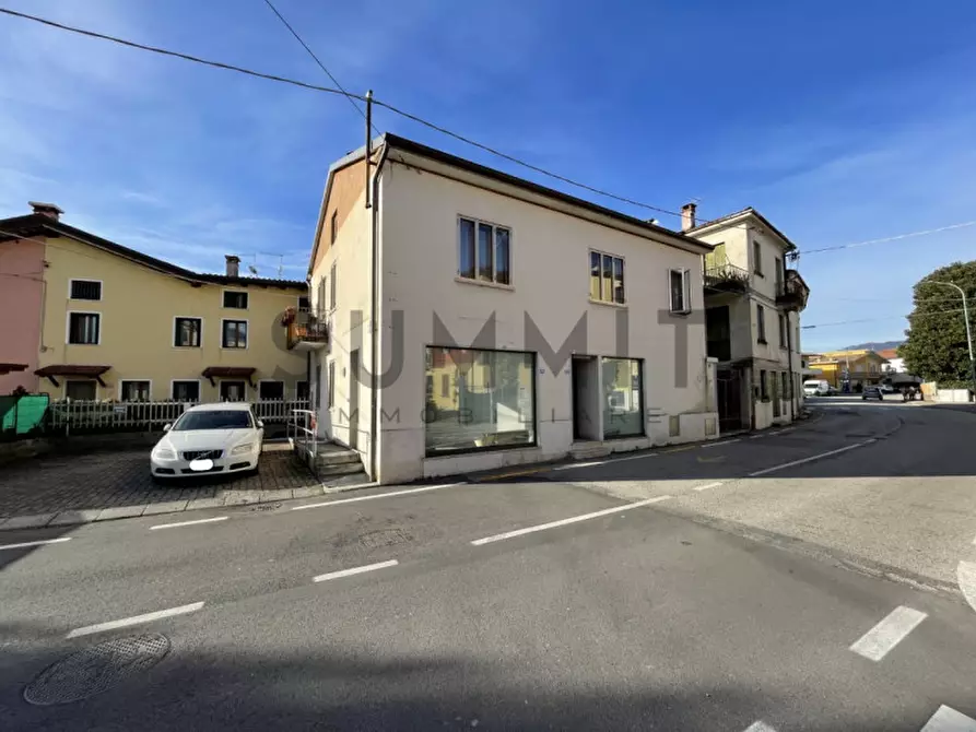 Immagine 1 di Negozio in vendita  in Via Giavenale di Sopra a Schio
