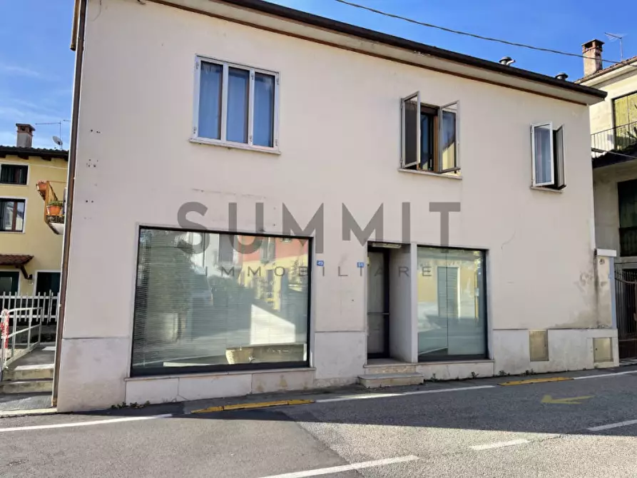 Immagine 2 di Negozio in vendita  in Via Giavenale di Sopra a Schio