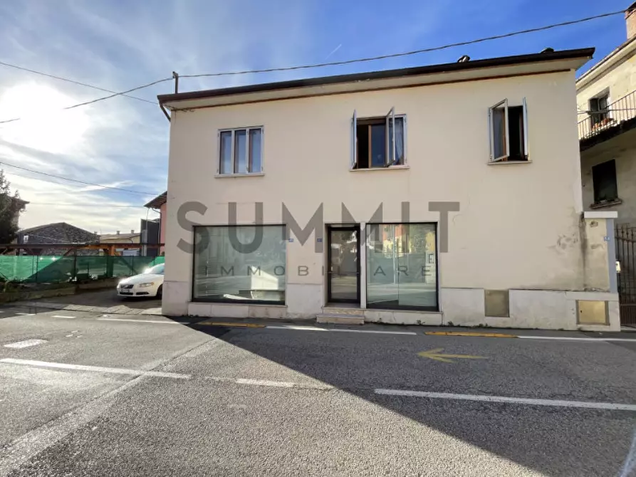 Immagine 5 di Negozio in vendita  in Via Giavenale di Sopra a Schio