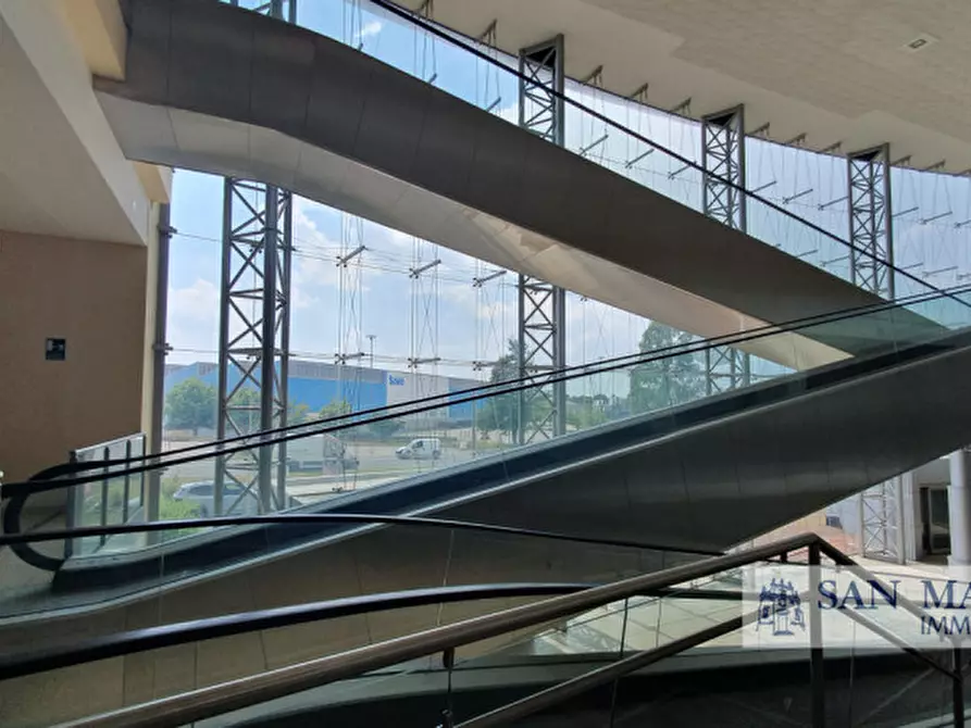 Immagine 12 di Attività commerciale in vendita  in via prasecco a Pordenone