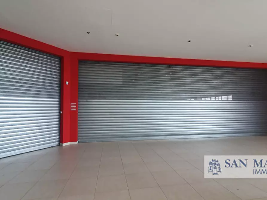 Immagine 13 di Attività commerciale in vendita  in via prasecco a Pordenone