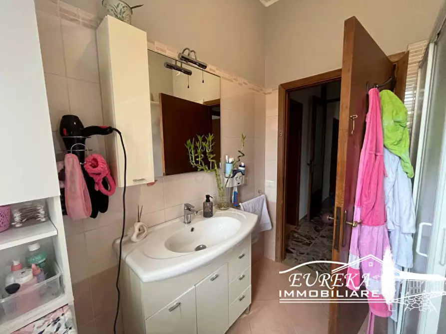 Immagine 13 di Appartamento in vendita  in via roma 152 a Castiglione Del Lago