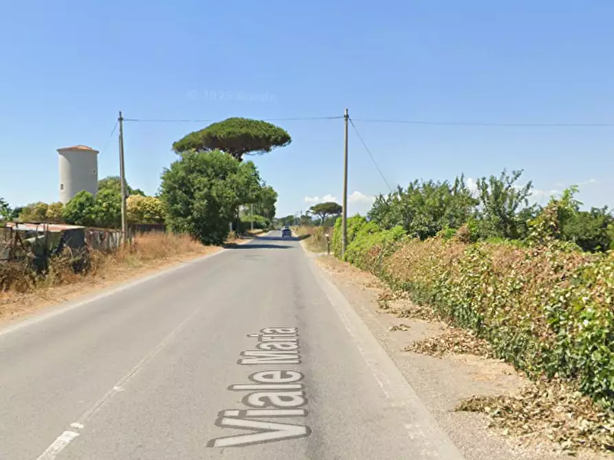 Immagine 5 di Villa in vendita  in Viale Maria a Fiumicino