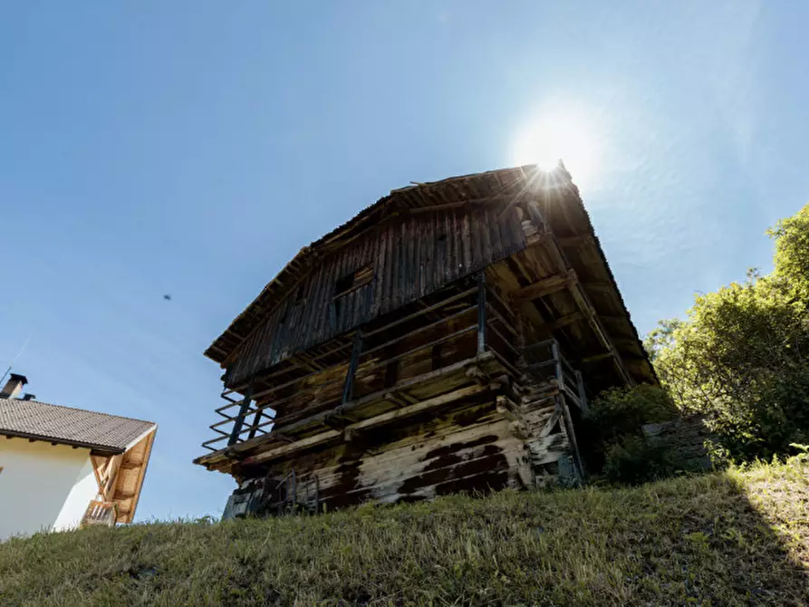 Immagine 1 di Rustico / casale in vendita  a La Valle .Wengen.