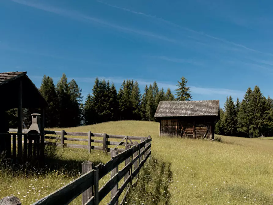 Immagine 8 di Rustico / casale in vendita  a La Valle .Wengen.